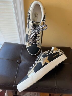 Vintage Havana Black Rhinestones Sz 10